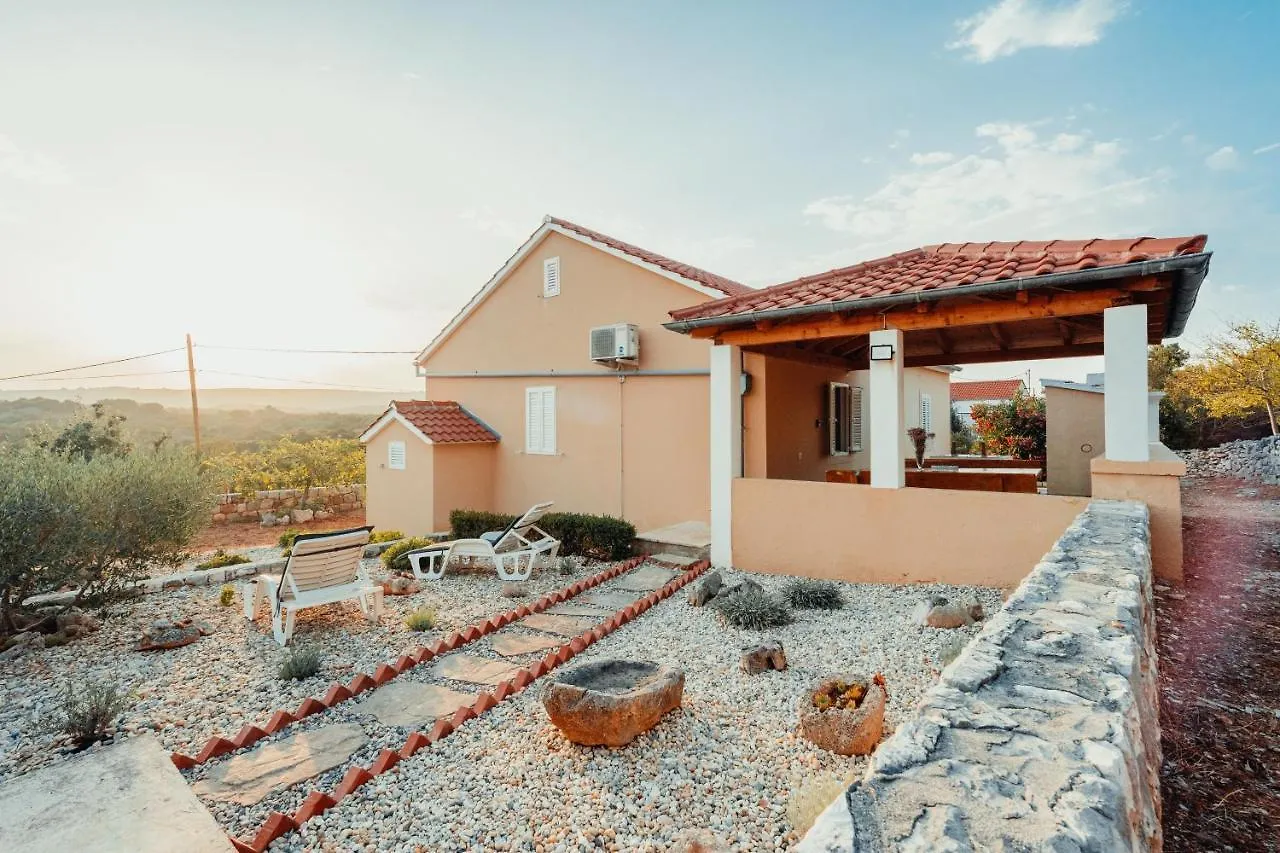 Guest House Sakarun Veli Rat 3*,  Croatia